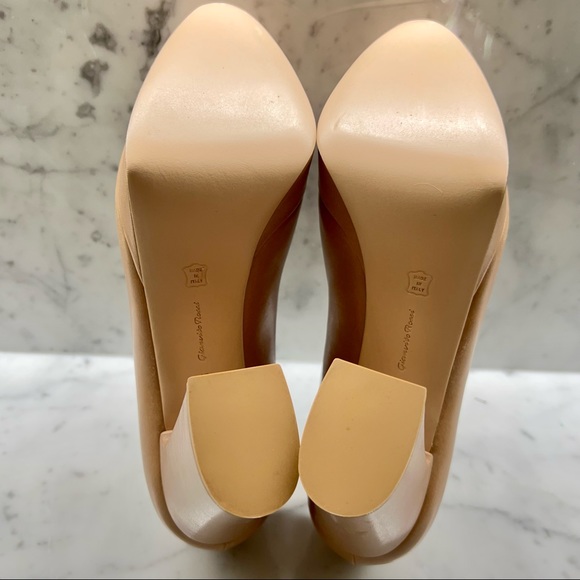 GIANVITO ROSSI Platform Pump - Picture 6 of 9